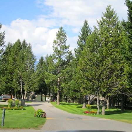 Akiskinook At Windermere Lake - Private Beach Access - New Pool And Hot Tub Now Open! Инвермор Екстериор снимка