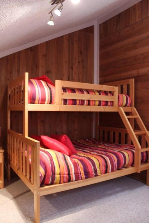 Akiskinook At Windermere Lake - Private Beach Access - New Pool And Hot Tub Now Open! Инвермор Екстериор снимка