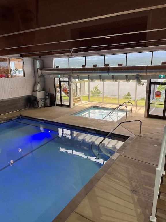 Akiskinook At Windermere Lake - Private Beach Access - New Pool And Hot Tub Now Open! Инвермор Екстериор снимка