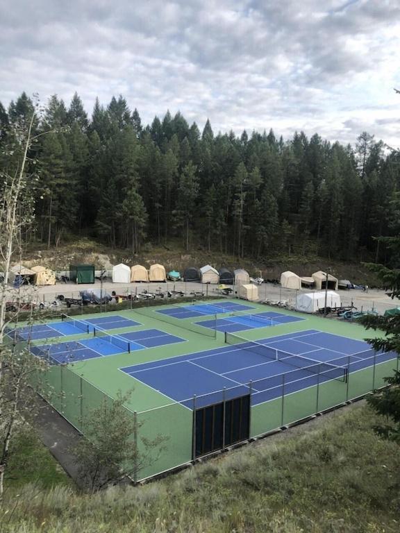 Akiskinook At Windermere Lake - Private Beach Access - New Pool And Hot Tub Now Open! Инвермор Екстериор снимка