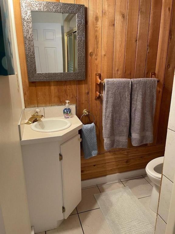 Akiskinook At Windermere Lake - Private Beach Access - New Pool And Hot Tub Now Open! Инвермор Екстериор снимка
