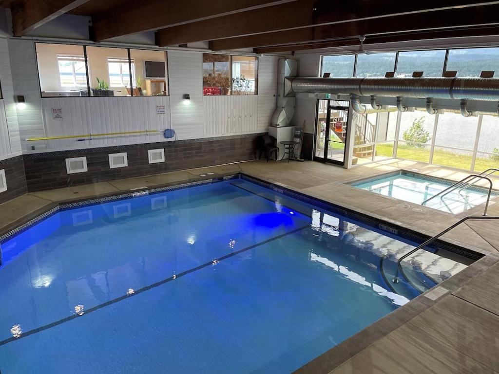 Akiskinook At Windermere Lake - Private Beach Access - New Pool And Hot Tub Now Open! Инвермор Екстериор снимка